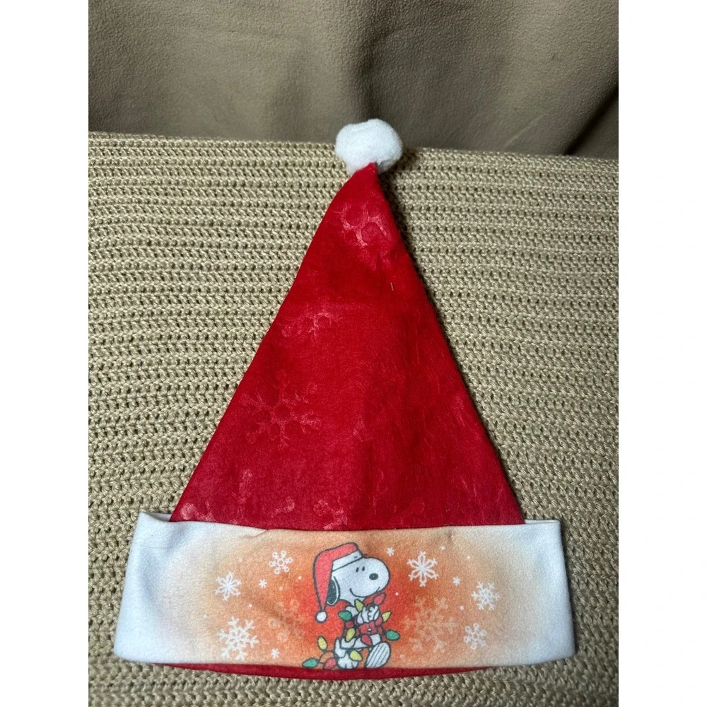 Peanuts Snoopy Christmas Santa Hat Red White Snowflake Embossed Holiday Lights